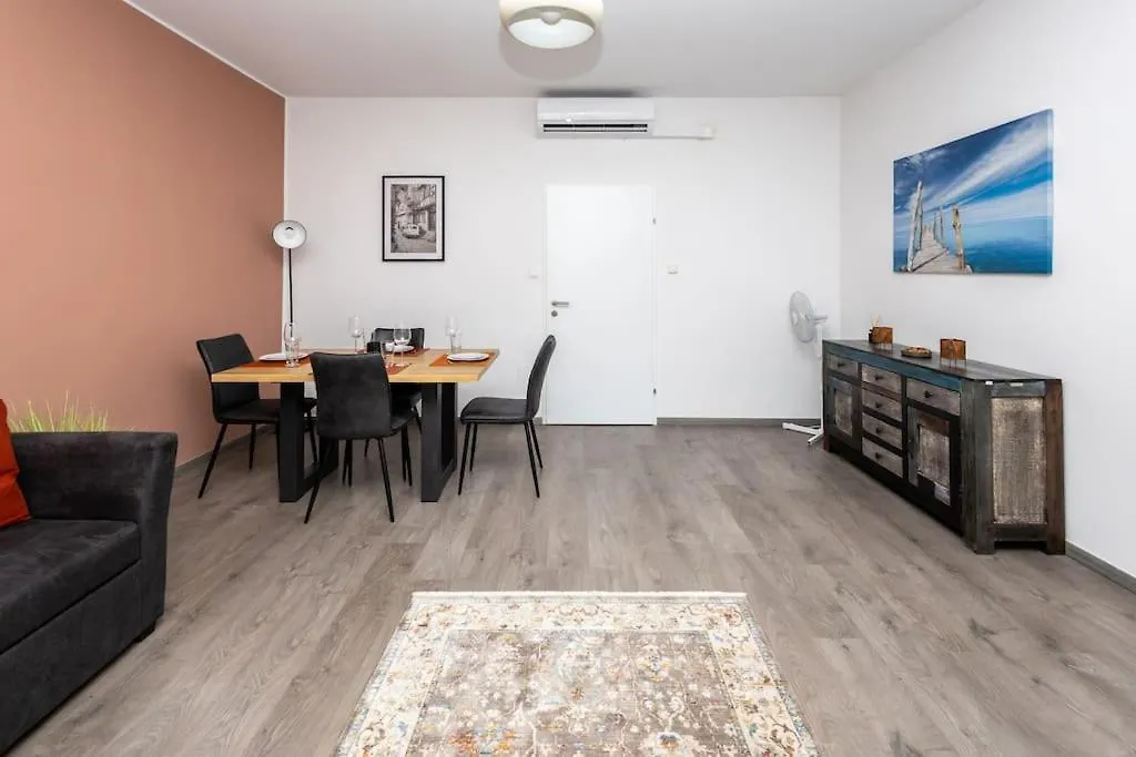 Enjoy Apartments, Quiet Street, Apartment With Two Bedrooms Sleeps 6 Ac Wien